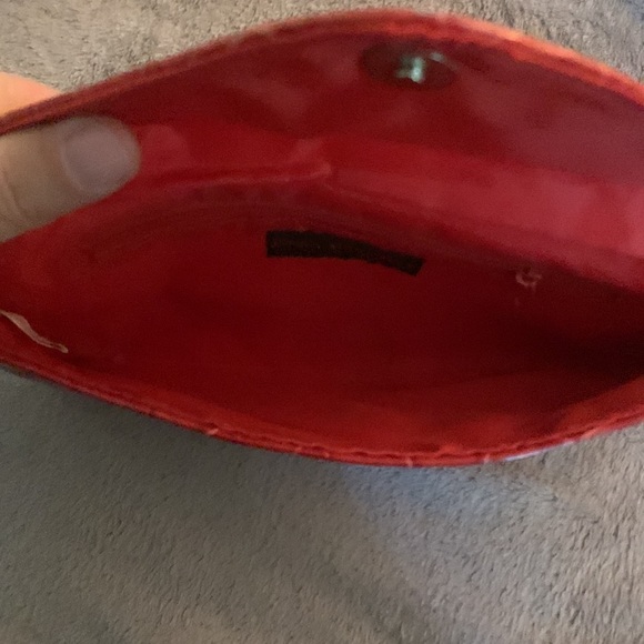 Red clutch with silver chain - Picture 4 of 5